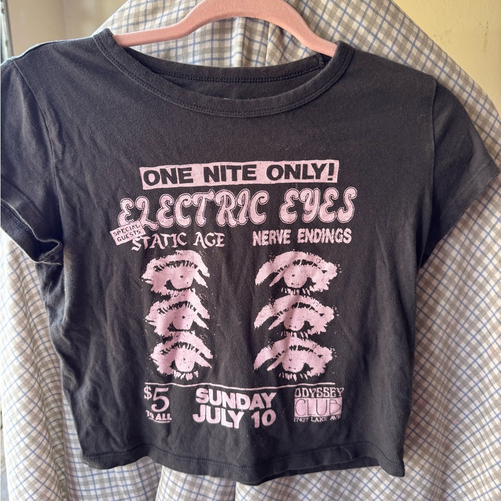 Hollister Dark Gray Baby Tee with Pink Graphic